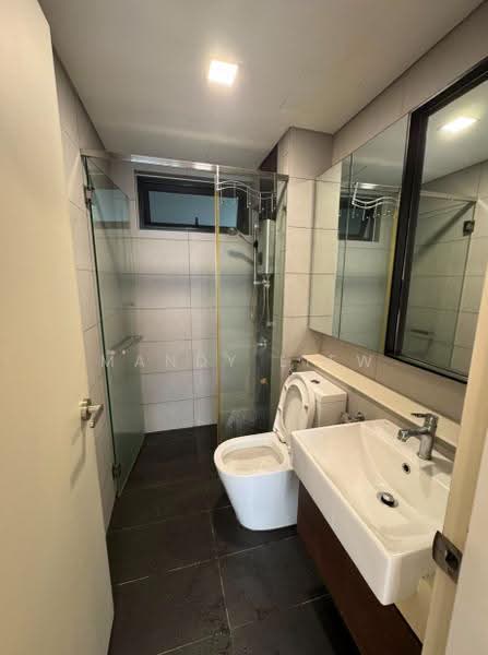 Kediaman Servis untuk Dijual di Three33 Residence - Mandy Liew - Bathroom - PropertyGuru.com.my