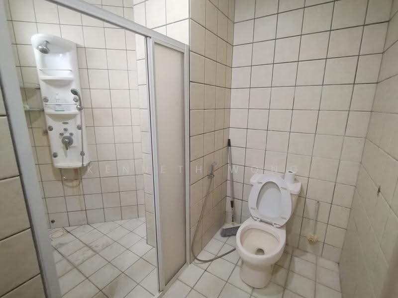 Condominium for Sale at De Summit Condominium - Kenneth Wong - Bathroom - PropertyGuru.com.my