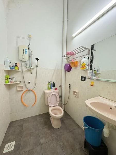 Rumah Teres 1.5-Tingkat untuk Dijual di Taman Pelangi Indah (Ulu Tiram) - Zack Chow - Bathroom - PropertyGuru.com.my