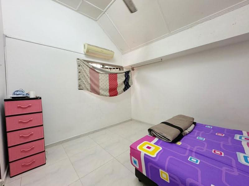 Rumah Teres 1.5-Tingkat untuk Dijual di Taman Pelangi Indah (Ulu Tiram) - Zack Chow - Bedroom - PropertyGuru.com.my