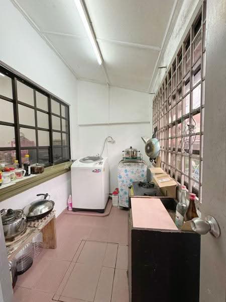 Rumah Teres 1.5-Tingkat untuk Dijual di Taman Pelangi Indah (Ulu Tiram) - Zack Chow - Kitchen - PropertyGuru.com.my