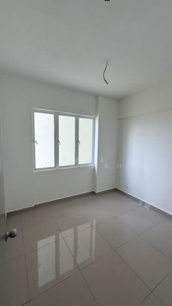 Condominium for Sale at E Park Residence - Raja Fatimah - Bedroom - PropertyGuru.com.my