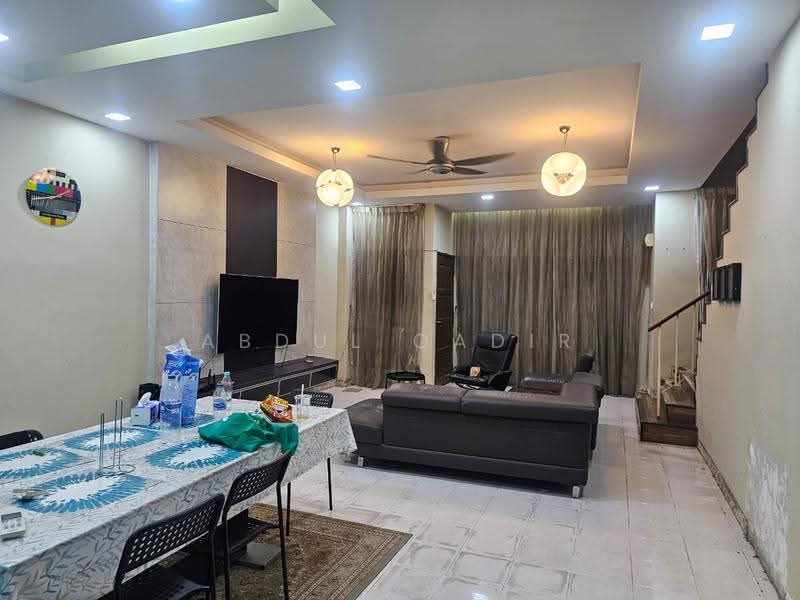 Rumah Teres 2-Tingkat untuk Dijual di Seksyen 23 (Shah Alam) - Abdul Qadir - Living Room - PropertyGuru.com.my