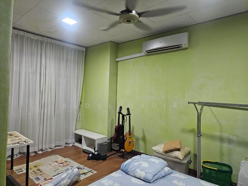 Rumah Teres 2-Tingkat untuk Dijual di Seksyen 23 (Shah Alam) - Abdul Qadir - Bedroom - PropertyGuru.com.my
