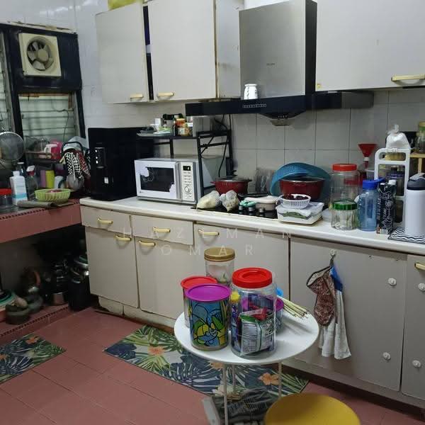 Condominium for Sale at Tiara Kelana - Hazeman Omar - Kitchen - PropertyGuru.com.my