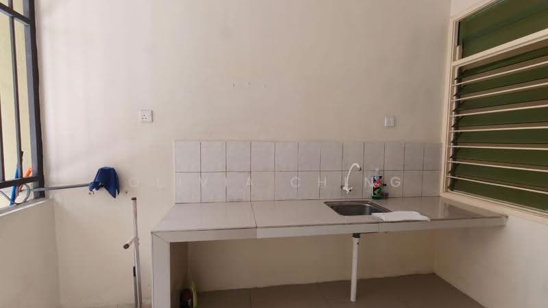 Cluster House for Sale in Austin Heights (Tebrau) - Olivia Ching - Kitchen - PropertyGuru.com.my