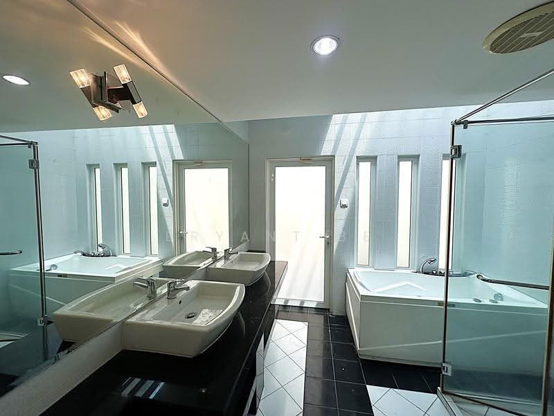 Terraced House for Rent in Bangsar Baru (Bangsar) - Bryant Be - Bathroom - PropertyGuru.com.my