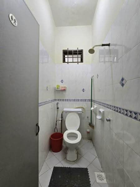 2-storey Terraced House for Sale in Taman Mount Austin (Tebrau) - Olivia Ching - Bathroom - PropertyGuru.com.my