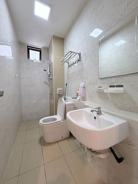Kediaman Servis untuk Dijual di D'Summit Residences - Annie Low - Bathroom - PropertyGuru.com.my