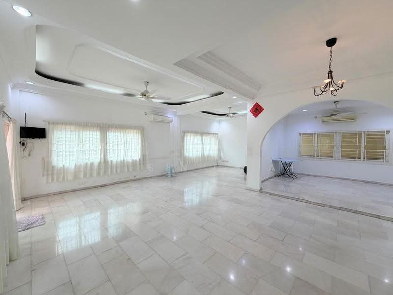 Bungalow House untuk Disewa di Taman Sri Tebrau (Johor Bahru) - Jit Sin Cheah - Living Room - PropertyGuru.com.my