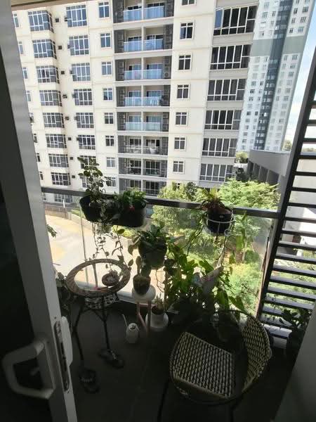 Condominium for Sale at Paraiso Residence @ The Earth - Ravin Judge - Balcony - PropertyGuru.com.my