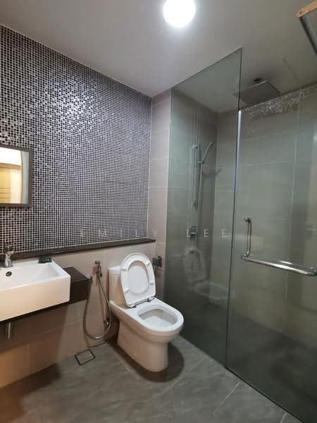 Kediaman Servis untuk Disewa di Nova Saujana - Emily Lee - Bathroom - PropertyGuru.com.my