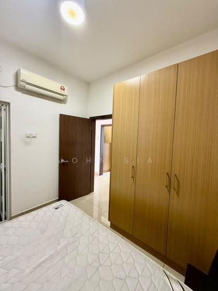Kediaman Servis untuk Disewa di D'Secret Garden (Pangsapuri Kempas Indah) - John Sia - Bedroom - PropertyGuru.com.my
