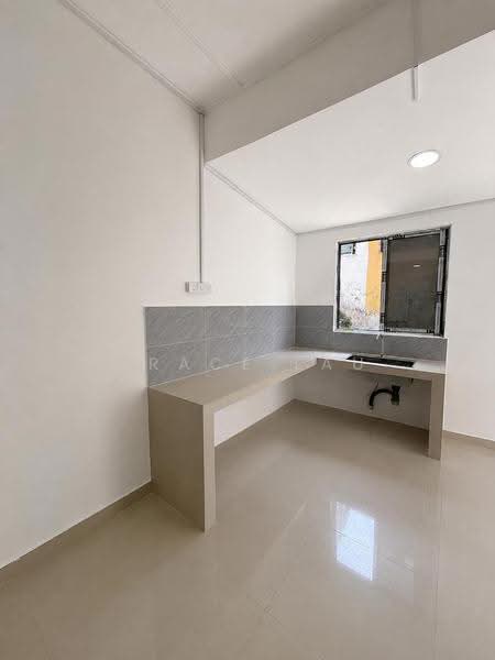 Rumah Teres untuk Dijual di Taman Johor Jaya (Johor Bahru) - Grace Lau - Kitchen - PropertyGuru.com.my