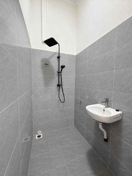 Rumah Teres untuk Dijual di Taman Johor Jaya (Johor Bahru) - Grace Lau - Bathroom - PropertyGuru.com.my