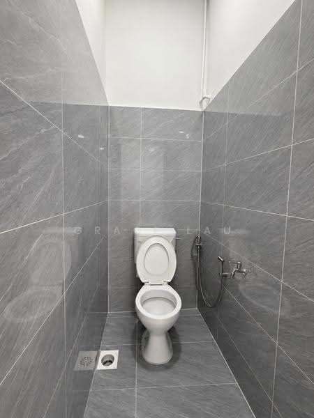 Rumah Teres untuk Dijual di Taman Johor Jaya (Johor Bahru) - Grace Lau - Bathroom - PropertyGuru.com.my