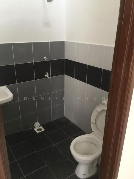 1-storey Terraced House for Sale in Kota Masai (Pasir Gudang) - Daniel Yong - Bathroom - PropertyGuru.com.my