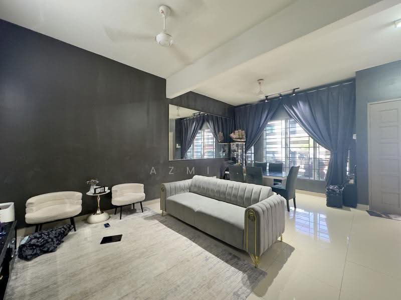 2-storey Terraced House for Sale in Cheras (Selangor) - Azmi . - Living Room - PropertyGuru.com.my