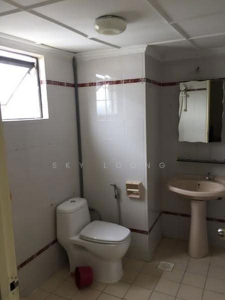 Kondominium untuk Dijual di Ehsan Ria - Sky Loong - Bathroom - PropertyGuru.com.my