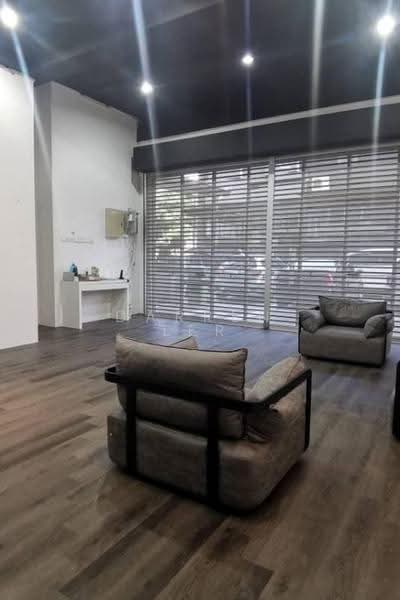 Shop / Office for Sale in Taman Mount Austin (Tebrau) - Darren Ler - Interior - PropertyGuru.com.my