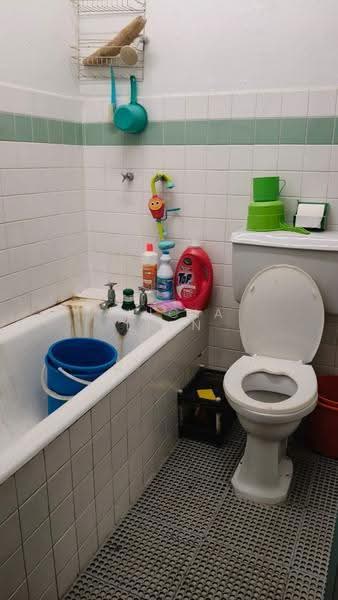 1-storey Terraced House for Sale in Taman Abad (Johor Bahru) - Alicia Lian - Bathroom - PropertyGuru.com.my
