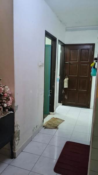 1-storey Terraced House for Sale in Taman Abad (Johor Bahru) - Alicia Lian - Corridor - PropertyGuru.com.my
