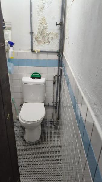 1-storey Terraced House for Sale in Taman Abad (Johor Bahru) - Alicia Lian - Bathroom - PropertyGuru.com.my