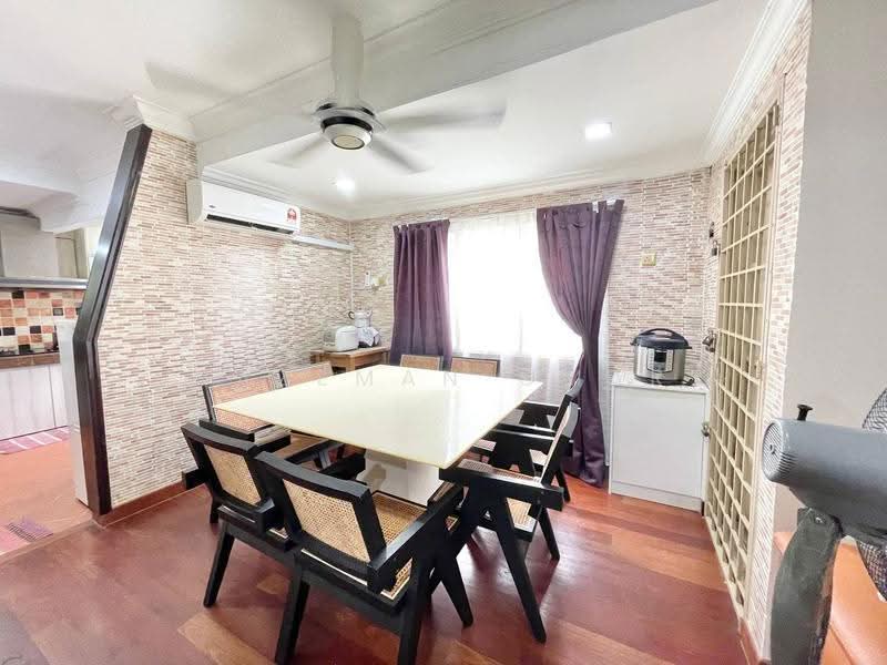 Rumah Teres 1.5-Tingkat untuk Dijual di Usj 2 (Subang Jaya) - Hazeman Omar - Dining Room - PropertyGuru.com.my