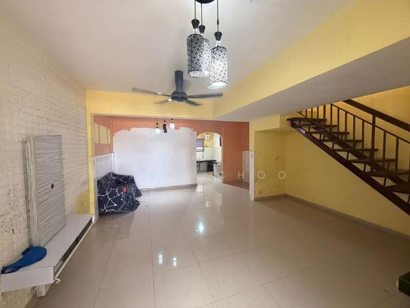 Rumah Teres 2-Tingkat untuk Disewa di Semenyih (Selangor) - Chris Choo - Living Room - PropertyGuru.com.my