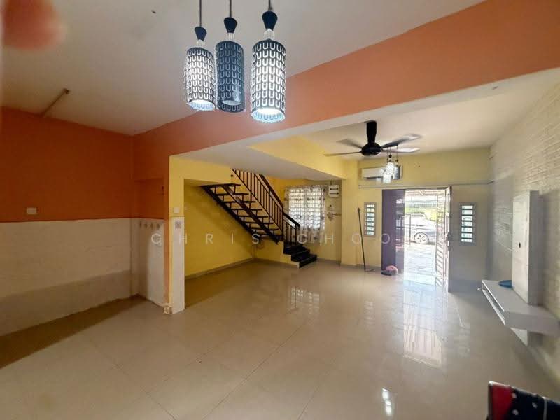 Rumah Teres 2-Tingkat untuk Disewa di Semenyih (Selangor) - Chris Choo - Living Room - PropertyGuru.com.my