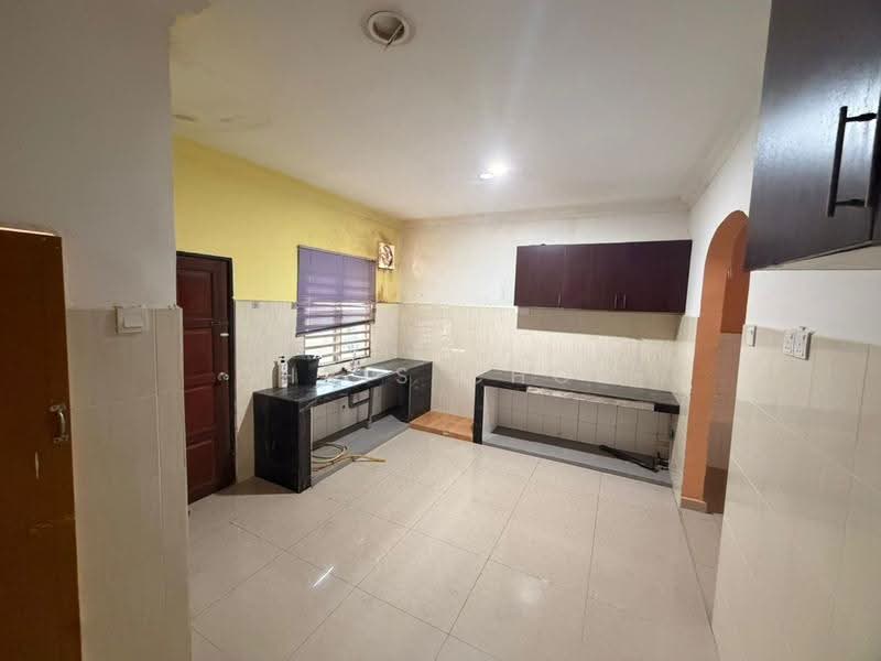 Rumah Teres 2-Tingkat untuk Disewa di Semenyih (Selangor) - Chris Choo - Kitchen - PropertyGuru.com.my