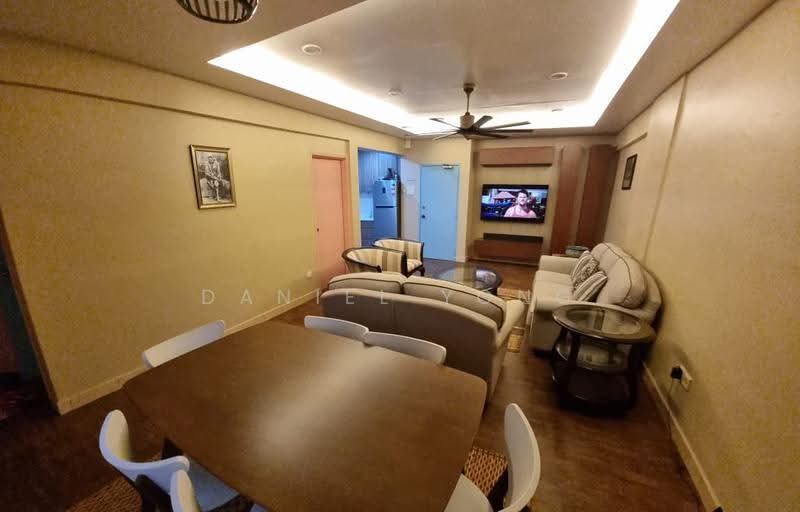 Pangsapuri untuk Dijual di Bayu Puteri 3 - Daniel Yong - Living Room - PropertyGuru.com.my