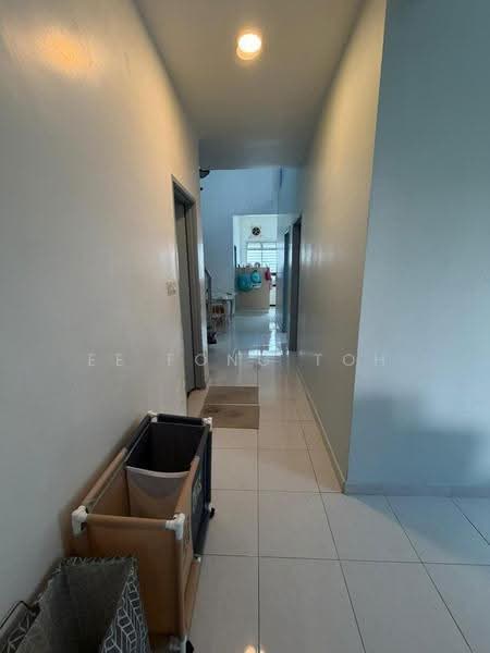 1.5-storey Terraced House for Sale in Bandar Indahpura (Kulai) - Ee Fong Toh - Corridor - PropertyGuru.com.my