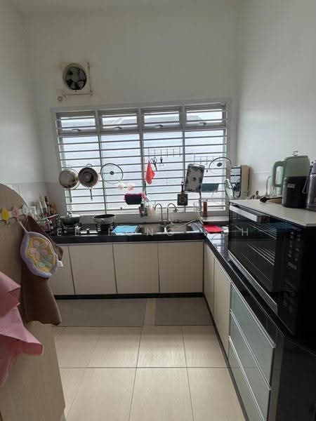 1.5-storey Terraced House for Sale in Bandar Indahpura (Kulai) - Ee Fong Toh - Kitchen - PropertyGuru.com.my
