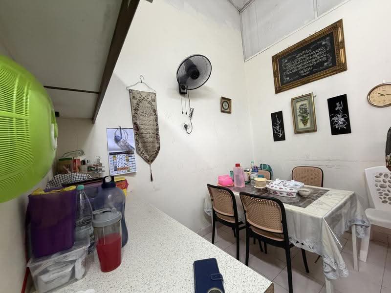 Rumah Teres 1-Tingkat untuk Dijual di Bandar Baru Sungai Buloh (Sungai Buloh) - Shaiful Rudy - Dining Room - PropertyGuru.com.my