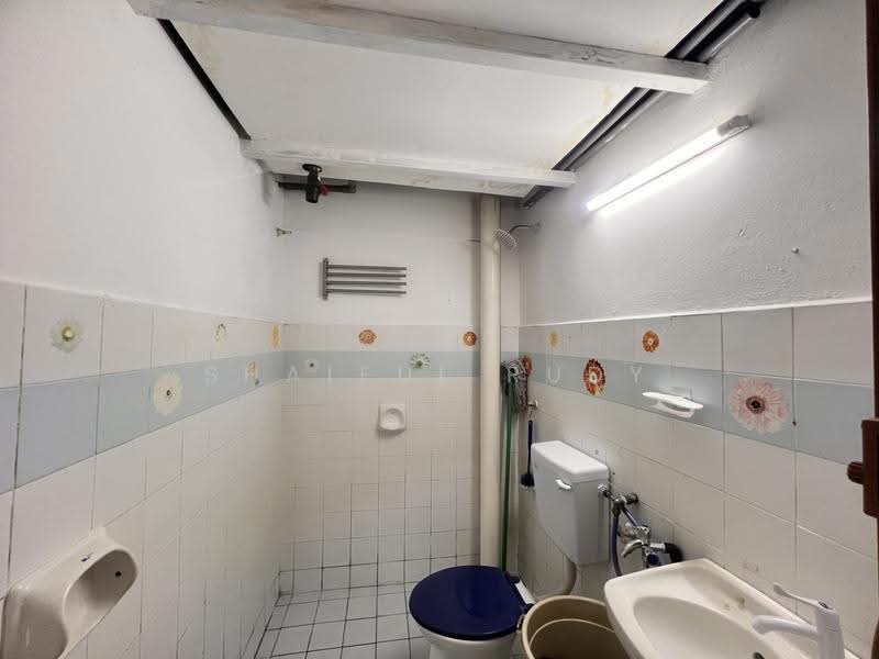 Flat for Sale at Taman Perkasa - Shaiful Rudy - Bathroom - PropertyGuru.com.my