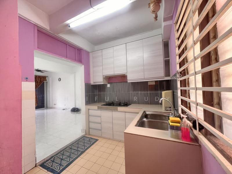 Flat for Sale at Taman Perkasa - Shaiful Rudy - Kitchen - PropertyGuru.com.my