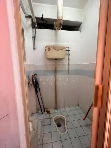 Flat for Sale at Taman Perkasa - Shaiful Rudy - Bathroom - PropertyGuru.com.my