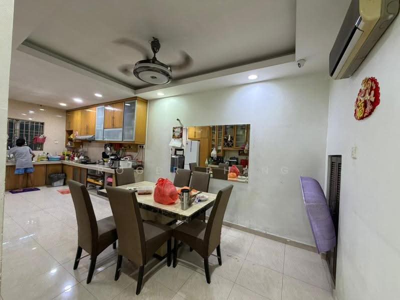 Rumah Berkembar untuk Dijual di Klang (Selangor) - Roger Phang - Kitchen - PropertyGuru.com.my