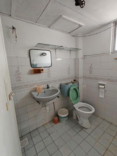 Apartment for Sale at Subang Perdana Goodyear Court 3 - James Loh - Bathroom - PropertyGuru.com.my