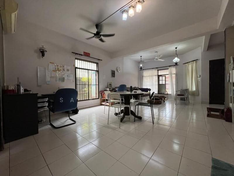2-storey Terraced House for Sale in Seksyen 5 (Kota Damansara) - Sa'a Nordin - Living Room - PropertyGuru.com.my