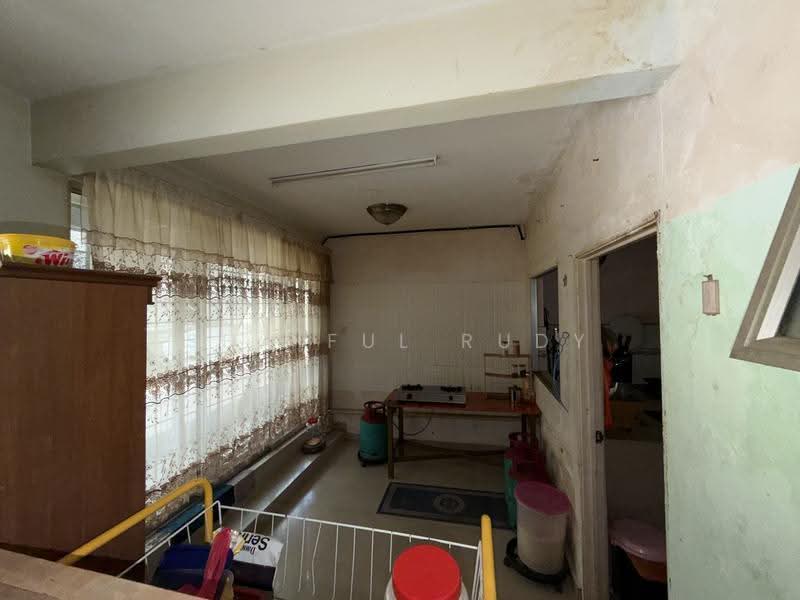 Rumah Teres untuk Dijual di Taman Pinggiran Golf (Paroi) - Shaiful Rudy - Kitchen - PropertyGuru.com.my