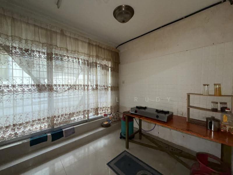 Rumah Teres untuk Dijual di Taman Pinggiran Golf (Paroi) - Shaiful Rudy - Kitchen - PropertyGuru.com.my