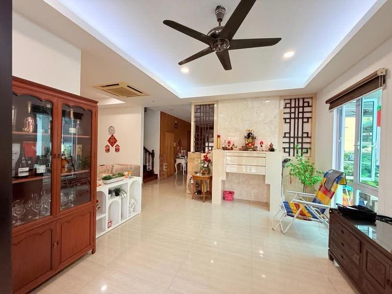 Rumah Berkembar untuk Dijual di Taman Perling (Perling) - Queenie Ng - Living Room - PropertyGuru.com.my
