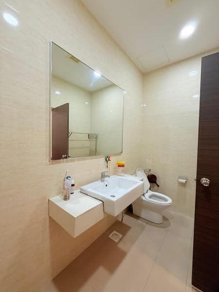 Rumah Berkembar untuk Dijual di Taman Perling (Perling) - Queenie Ng - Bathroom - PropertyGuru.com.my