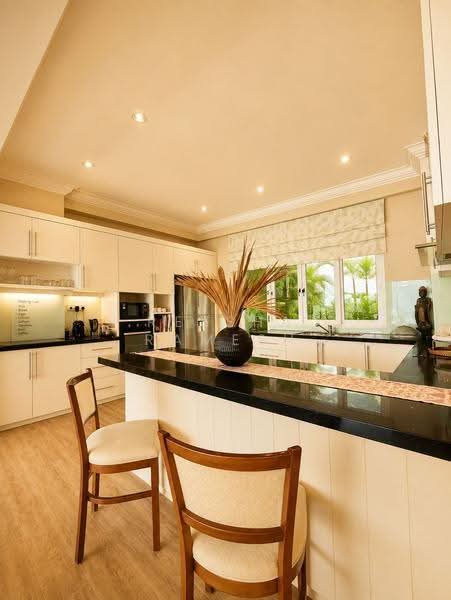 Kondominium untuk Dijual di Sri Golden Bay Condominium - Ressha Ramesh - Kitchen - PropertyGuru.com.my