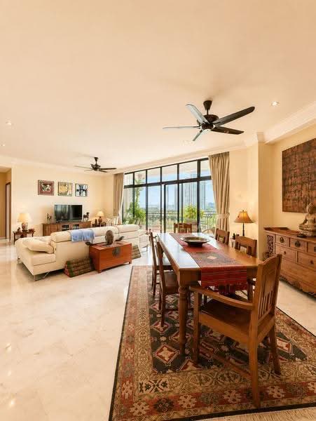 Kondominium untuk Dijual di Sri Golden Bay Condominium - Ressha Ramesh - Living Room - PropertyGuru.com.my