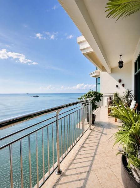Kondominium untuk Dijual di Sri Golden Bay Condominium - Ressha Ramesh - Balcony - PropertyGuru.com.my