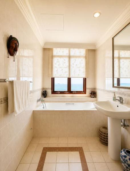 Kondominium untuk Dijual di Sri Golden Bay Condominium - Ressha Ramesh - Bathroom - PropertyGuru.com.my
