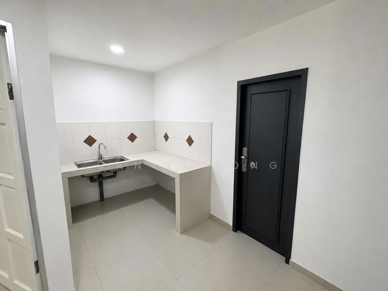 Rumah Teres 2-Tingkat untuk Dijual di Taman Johor Jaya (Johor Bahru) - Daniel Yong - Kitchen - PropertyGuru.com.my
